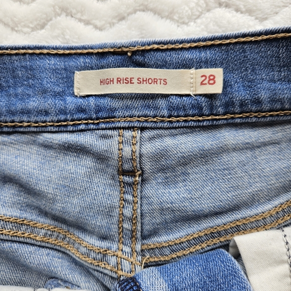 Levi's Classic Blue Jean Shorts - Picture 7 of 8